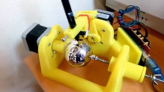 EggBot. Рисуем текст на елочном шаре
