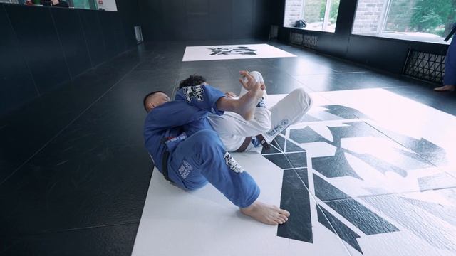 Вариант удушения Clock Choke Рафаеля Мендеса / Коронные техники чемпионов