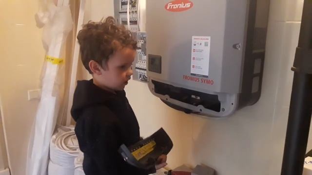 Монтаж сетевого инвертора мощностью 15 кВт Fronius Sumo