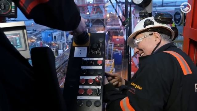 Life & Work In Extreme Conditions: This Is Why Offshore Oil Rig Workers Earn So Much Money