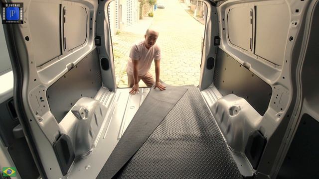 Furgão Peugeot Expert 2021 - Forração Do Baú De Carga  - Instale Você Mesmo!