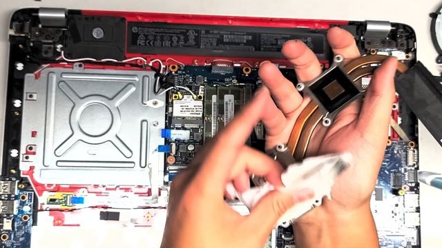 HP ENVY TouchSmart 17 Notebook PC Thermal Paste Application