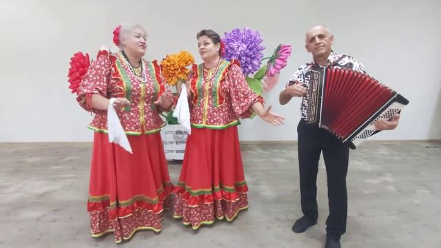 Цвитэ, цвитэ черемшина