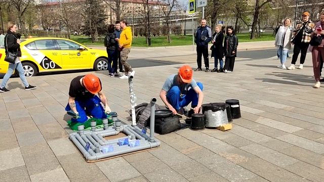 Музыкальные инструменты из мусора. Группа 