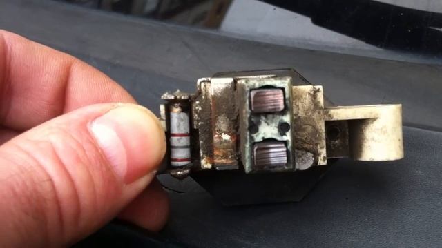 Какая  щетка, ЕЕ ВИД (таблетка)ГЕНЕРАТОРА  Мерседес Вито 110 тд 638 кузов.