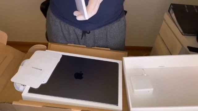 Unboxing Macbook 2021 M1 Pro