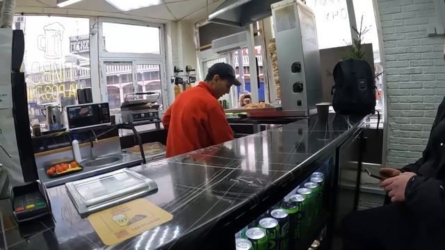 Пробую ВОКЗАЛЬНУЮ ШАУРМУ за 100, 500 и 1000 рублей