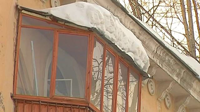 Сосульки с балкона