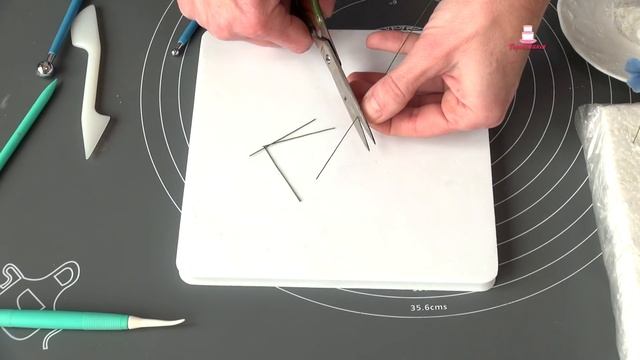 Цветок Незабудка из мастики/زهرة الكيك/Step-by-step Instruction