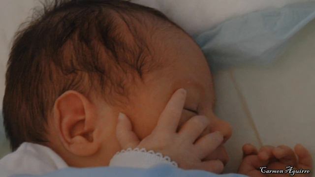 QUÉ BONITA ES MI NIÑA *Para La Abuela Mirta*