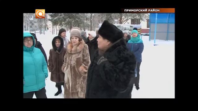 02 01 17 Катунино памятник лётчицам закрыли сценой