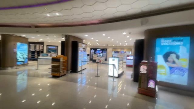 Аэропорт Абу Даби Транзит. Кто вынес ВЕСЬ ДЬЮИ ФРИ?!  Пересадка в Терминале 3 -он похож на вазу! AU