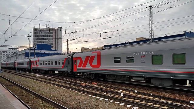 Прибытие ЭП1М-469 с поездом№042Г Казань-Нижний Новгород в Н. Н. 27.07.2018