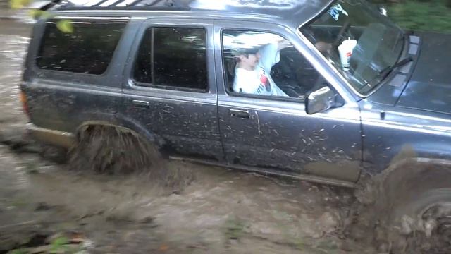 Off Roadin in Toyota 4runner(2)