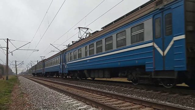 Электропоезд ЭР9Тм-801 близ о.п Советский