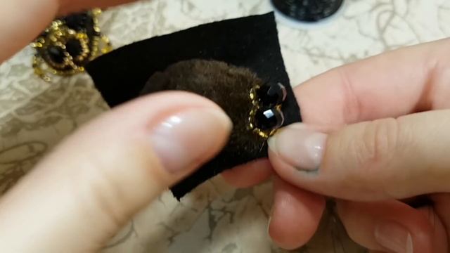 1 Пчела из бисера. Жук из бисера. Брошь из бисера. Мастер класс от Натали Амаполы. Бисероплетение.