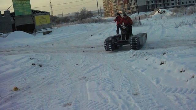 На горных лажах за мотоциклом