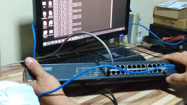 Teste de funcionamento switch PLANET FNSW-2401