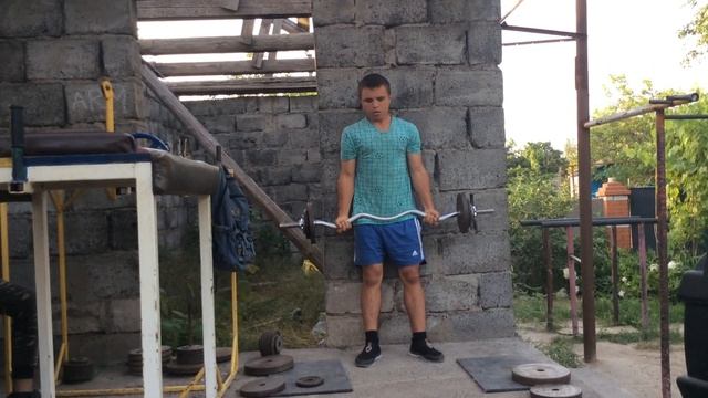 Вовчик КРЕПКИЙ ОРЕШИК ! Подъём на бицепс, на РАЗЫ