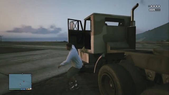 НЛО В АНГАРЕ НА ФОРТЕ ЗАНКУДО ?