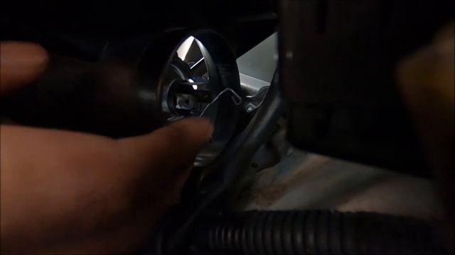 Toyota Yaris (Vitz) Headlight bulb replacement