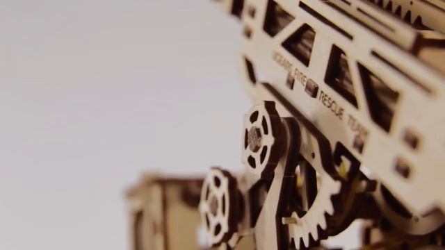 Пожарная машина UGears (537 деталей)
