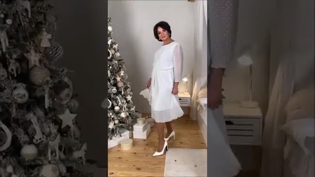 Нарядное женское белое платье большого размера