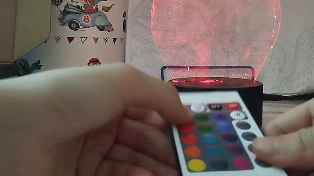 Очень быстрый обзор на 3D ночник на котором можно рисоват  как его подключить и как им пользоваться