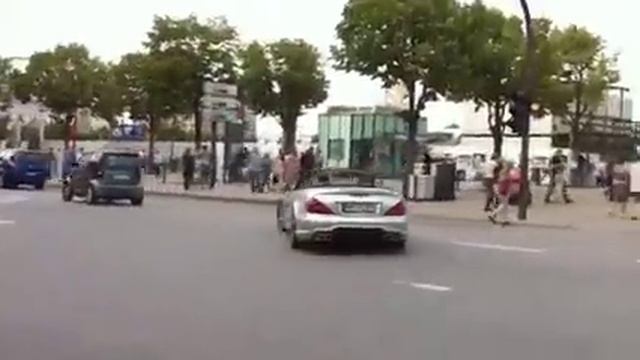 Mercedes SL 65 AMG Accelerates Loud In Hamburg