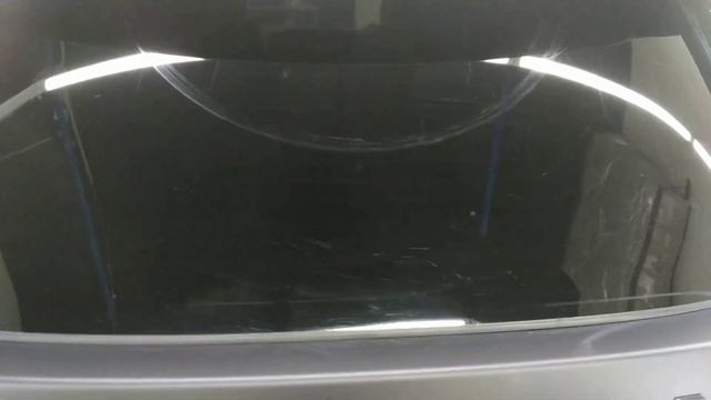 Полировка стекла на RENGE ROVER. Очистка водного камня ( известковых отложений ) на боковых стекол.