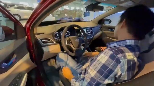 Bàn Giao Xe Hyundai Accent 2021 Số Sàn Bản Đủ Màu Đỏ Cho Gia Đình A.Tên Lăn Bánh Kiên Giang