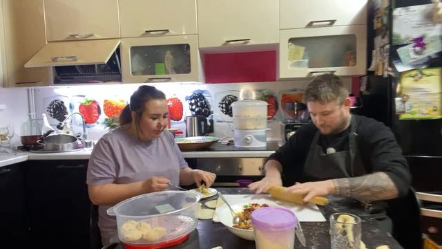 Жена заставила готовить манты !!!!!!))))