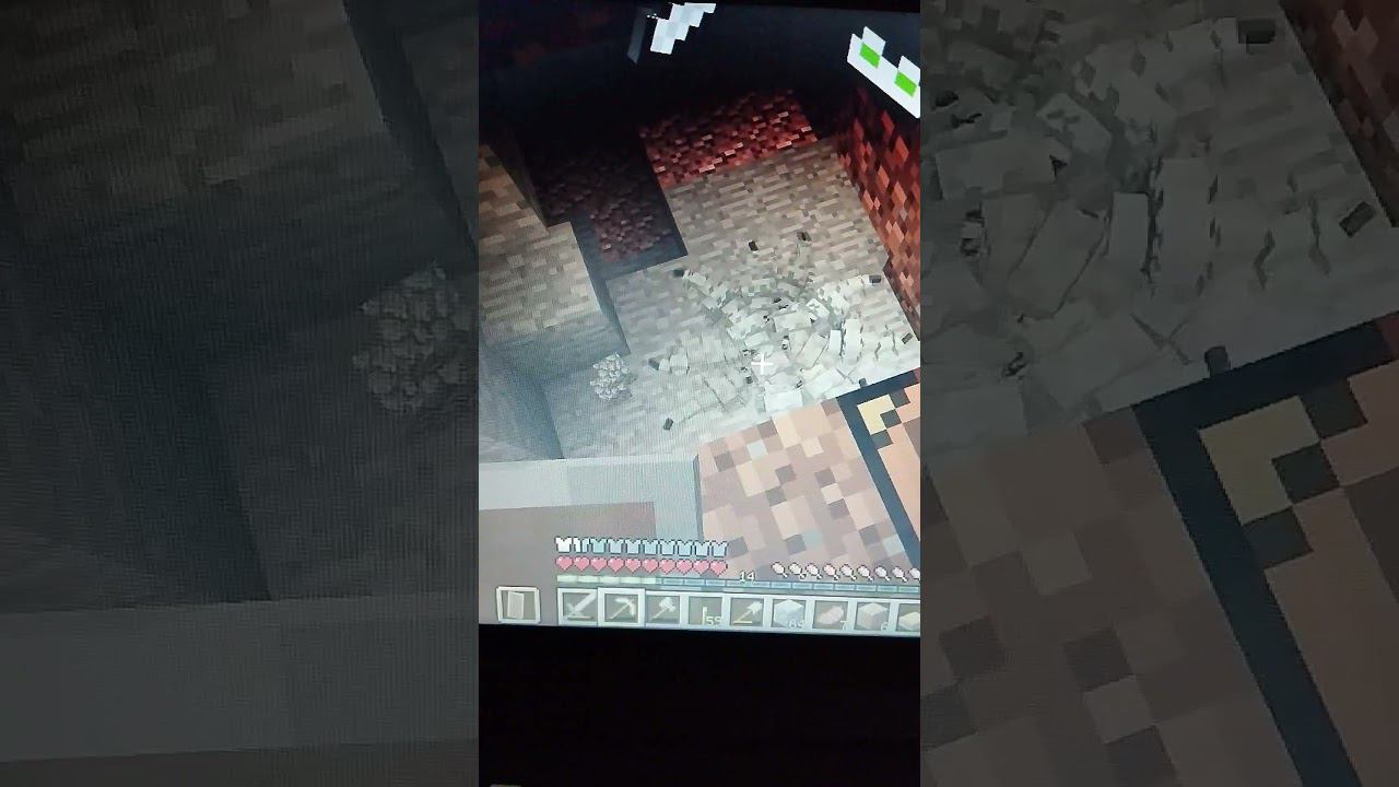 #minecraft #майнкрафт Нашли МНОГО чешуйниц