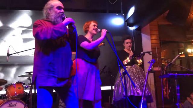 Ольга Чикина и Псой Короленко 