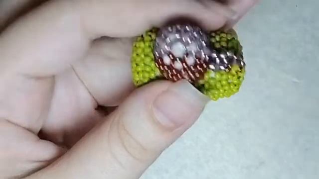 Верхние лапки. Йода из бисера. Амигуруми из бисера. Туториал.