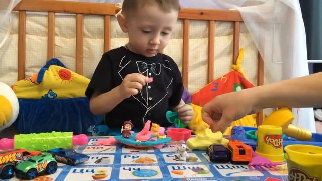 PLAY-DOH. Продолжаем лепить из пластилина . Детское творчество. Поделки из пластилина.
