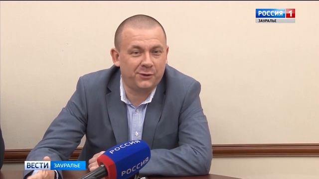 Глава Кургана встретился с известным шахматистом Сергеем Врублевским