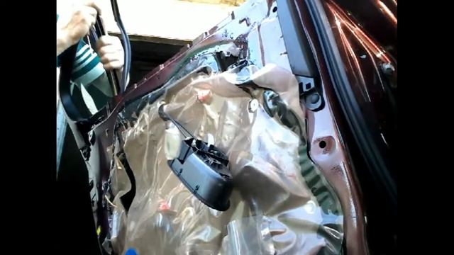 Ремонт дверей: снятие обшивки и замена ручек