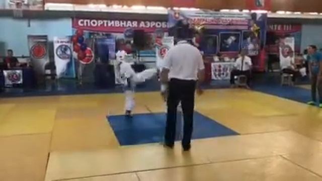 Даша Гуськова. бой 1. Девочки 10-11, 180СЕ