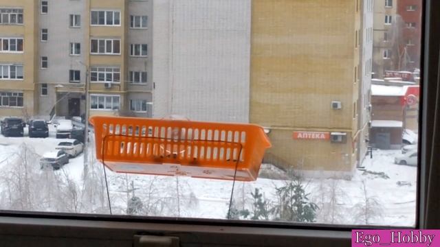 Покормим птиц зимой. Самодельная кормушка для синиц на балконе 6 этажа