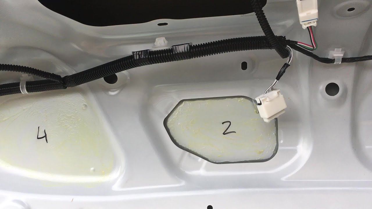 Виброизоляция багажника Тойота Камри 70. Видео инструкция.