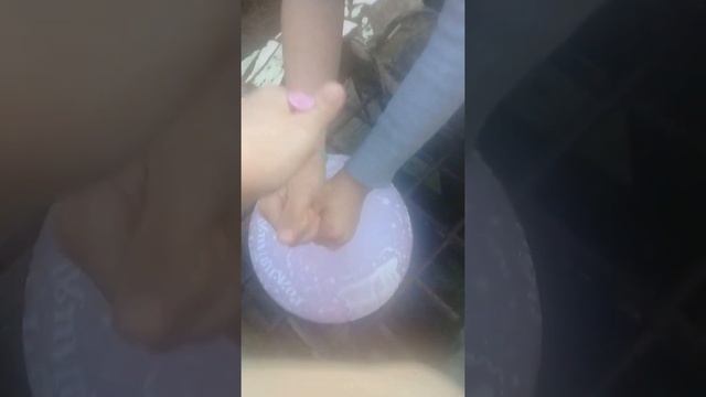 я надул большой шарик и лопнул