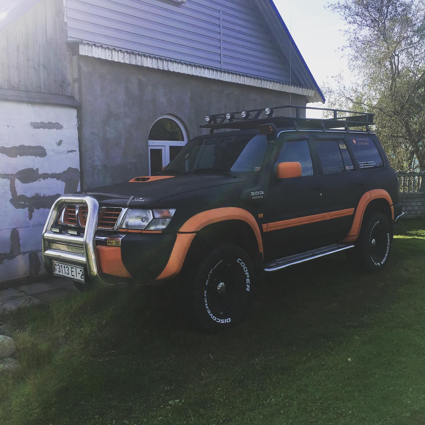 Установка нового бачка и прокладки радиатор зд30 Nissan Patrol y61.mp4