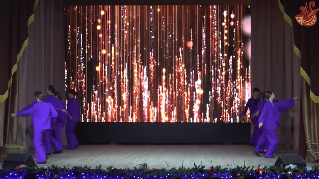 “Джаз” - исполняет ансамбль танца “Сияние” руководитель Спиридонова Л.В.