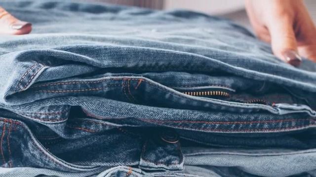 Выставив мужа на улицу, его подобрала соседка, отмыла и причесала, увидев их спустя год, жена…