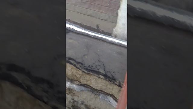 Качественный асфальт был похоронен под слоем нового асфальта...