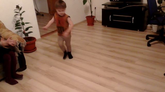 Лезгинка 3 летного Чеченеца
