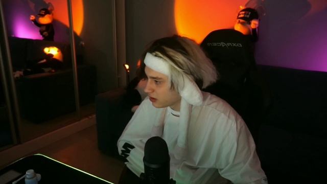 каково жить одной рукой ?