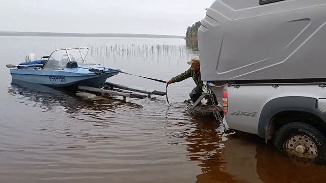 ПОГРУЗКА КАТЕРА на ПРИЦЕП.КАРЕЛИЯозеро В КУЙТО.