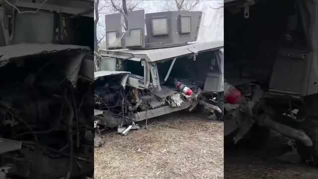 Уничтоженный HMMWV ВСУ где-то в зоне СВО.
